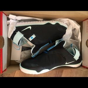 Nike Zoom Pulse Men’s size 8/ Women’s 9.5